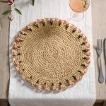 Tulip Border Raffia Placemat – Hand-Crafted Round Natural Fiber Table Mat
