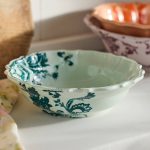 Botanical Silhouette Earthenware Serving Bowl – 10-Inch Hand-Painted Floral Ceramic Salad and Pasta Bowl