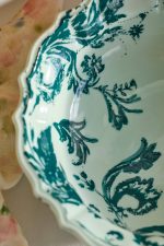 Botanical Silhouette Earthenware Serving Bowl – 10-Inch Hand-Painted Floral Ceramic Salad and Pasta Bowl - Image 2