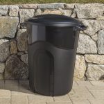 Hyper Tough 32 Gallon Injection Molded Plastic Trash Can with Click Lock Lid - Image 2