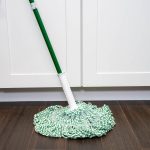 Libman Tornado Twist Mop with Cotton Blend Head and Steel Handle, Green and White, 55.5 inch - Image 2