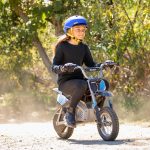 Razor Dirt Rocket MX350 - Black with Decals, up to 14 mph, 24V Electric Dirt Bike for Child 8+ - Image 4